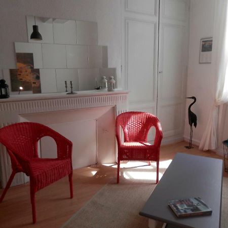 Couette Et Cafe Cyrano Apartment Bergerac Luaran gambar